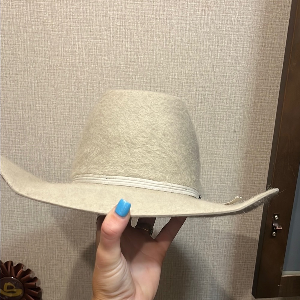 Cream grizzly hat